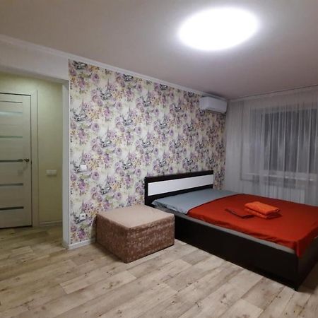 Квартира Возле Вокзала Dniprodzerzhynsk Bagian luar foto